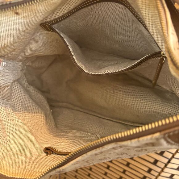 Dooney‎ & Bourke Tan Hobo Style Shoulder Bag - Picture 7 of 9